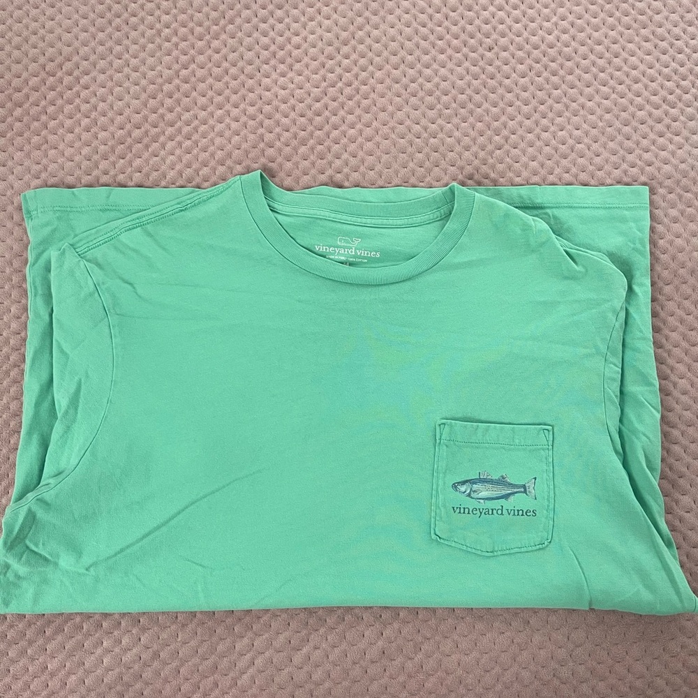 Vineyard vines tee